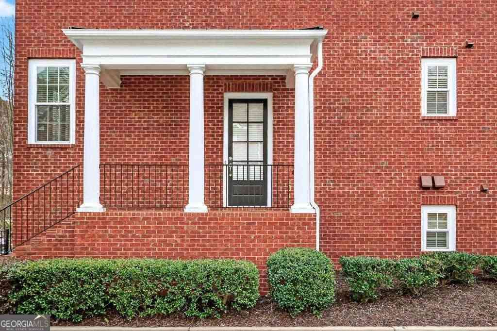 Townhouse For Rent - 7205 Lowery Oak Drive<br/> Roswell, GA 30075