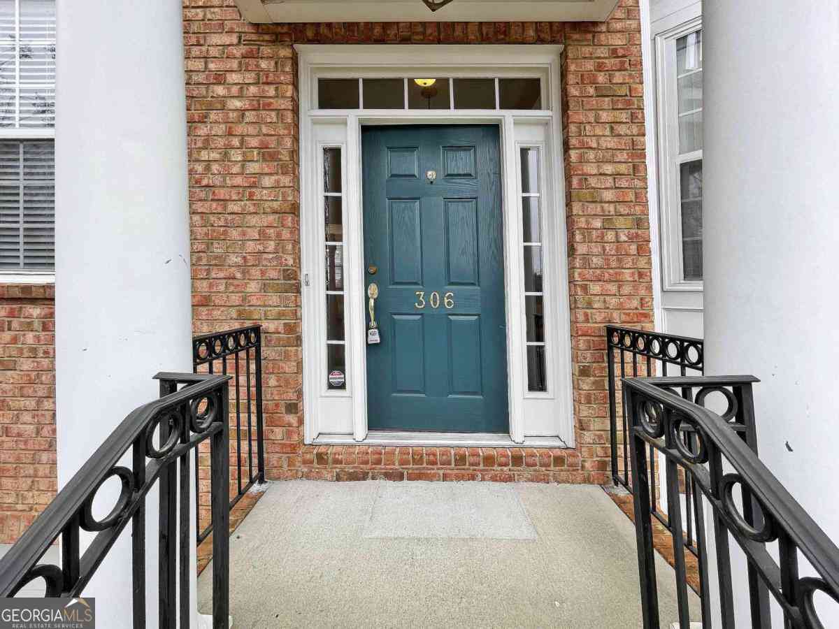Townhouse For Rent - 306 Mony Stone Court SE<br/> Smyrna, GA 30082