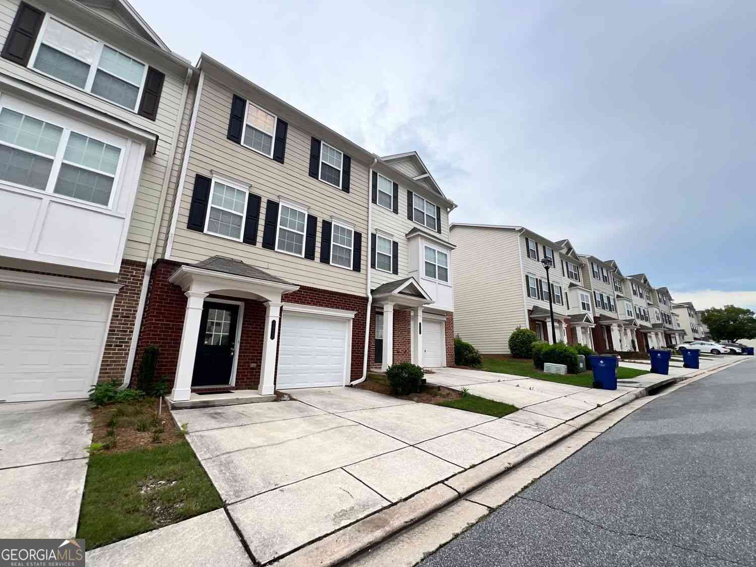 Townhouse For Rent - 6877 Slate Stone Way SE<br/> Mableton, GA 30126