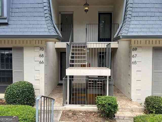 Condo For Rent - 68 La Rue Place<br/> Atlanta, GA 30327