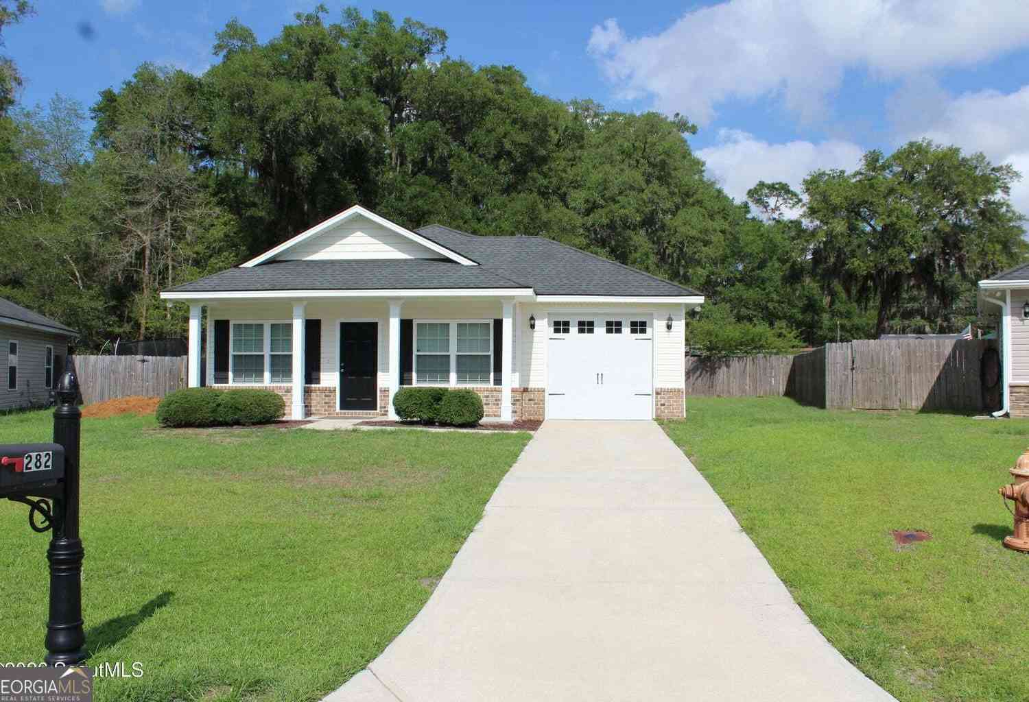 Homes For Rent - 282 Bridgewater Lane<br/> Darien, GA 31305