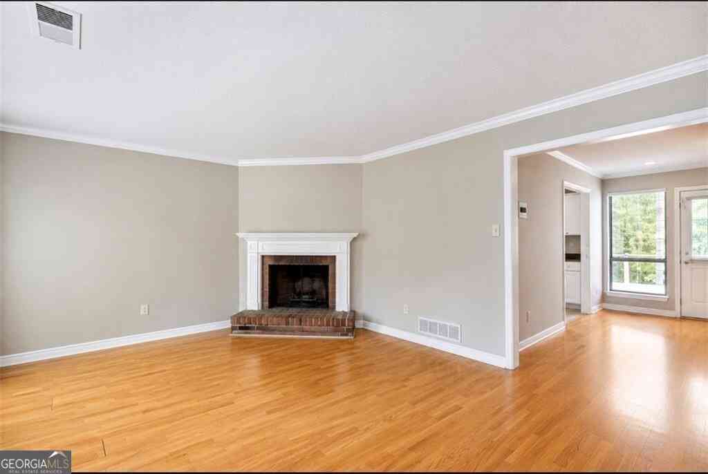 Townhouse For Rent - 2390 Newport Landing<br/> Alpharetta, GA 30009