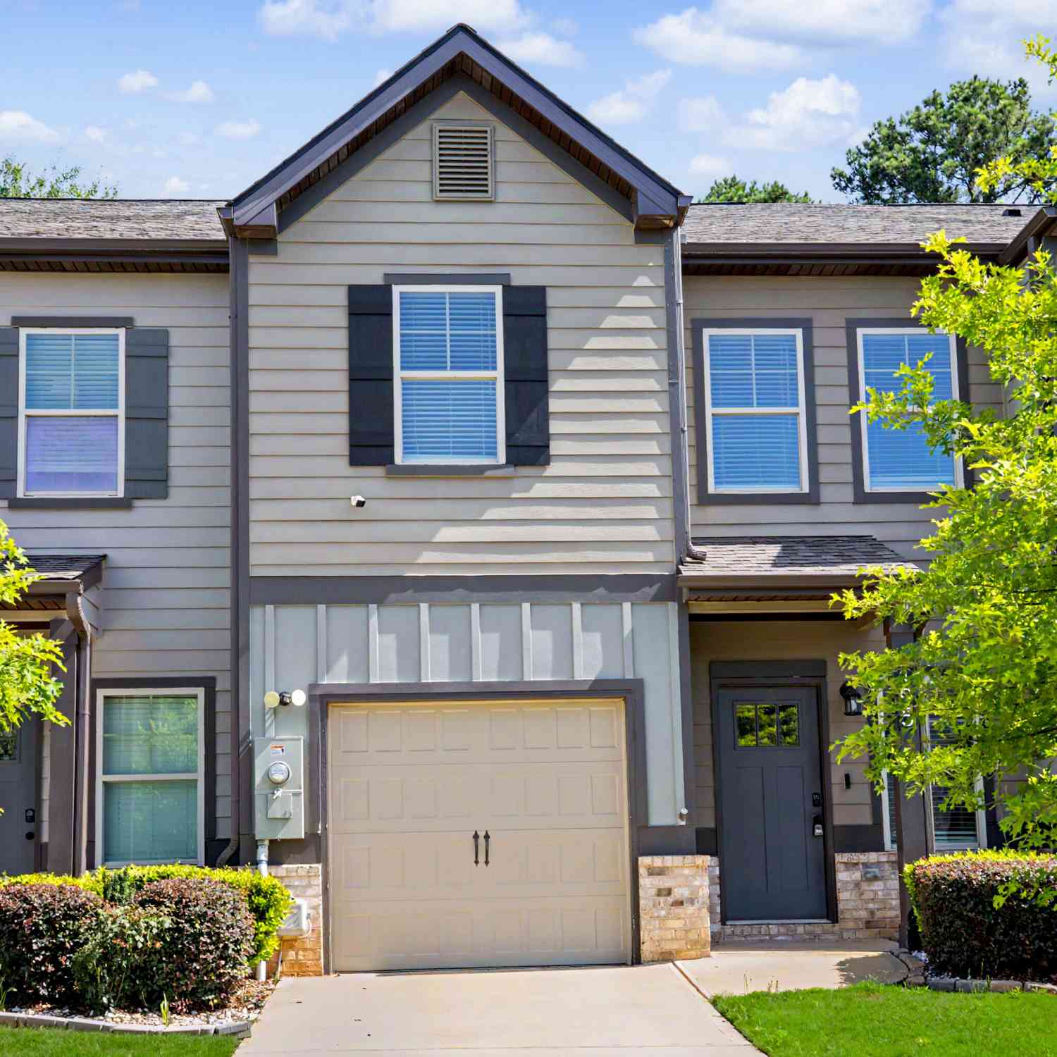 Townhouse For Rent - 195 Skipjack Court<br/> Covington, GA 30016