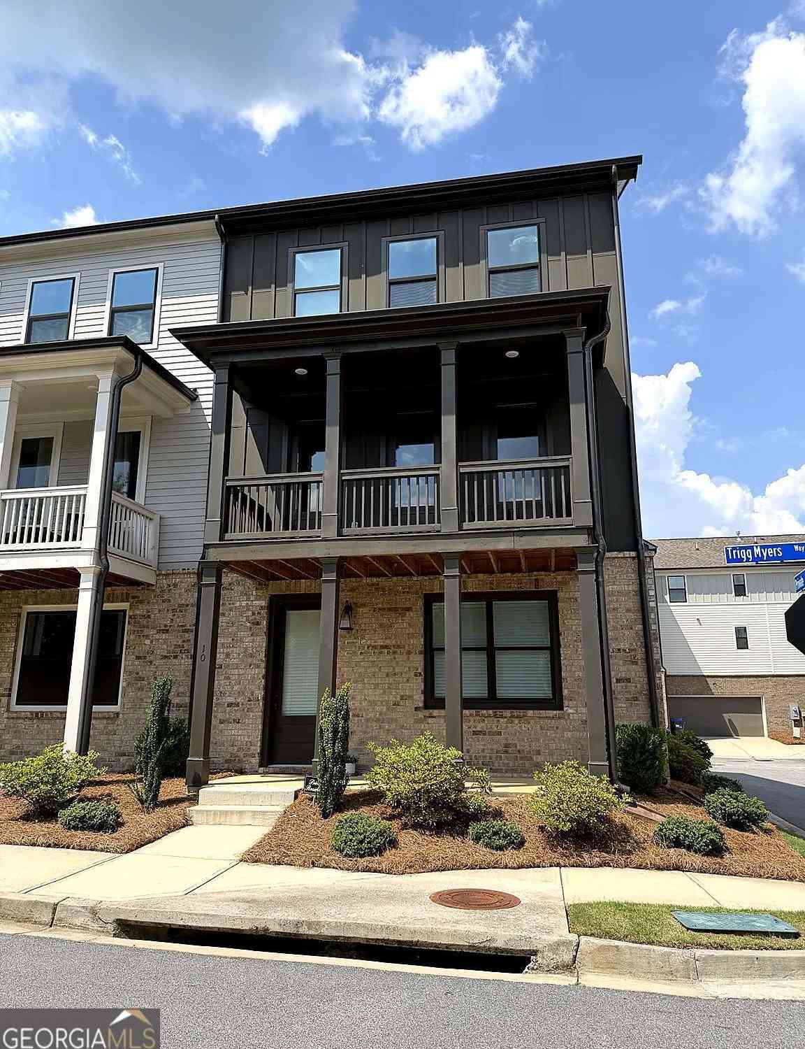 Townhouse For Rent - 10 Trigg Myers Way<br/> Lilburn, GA 30047
