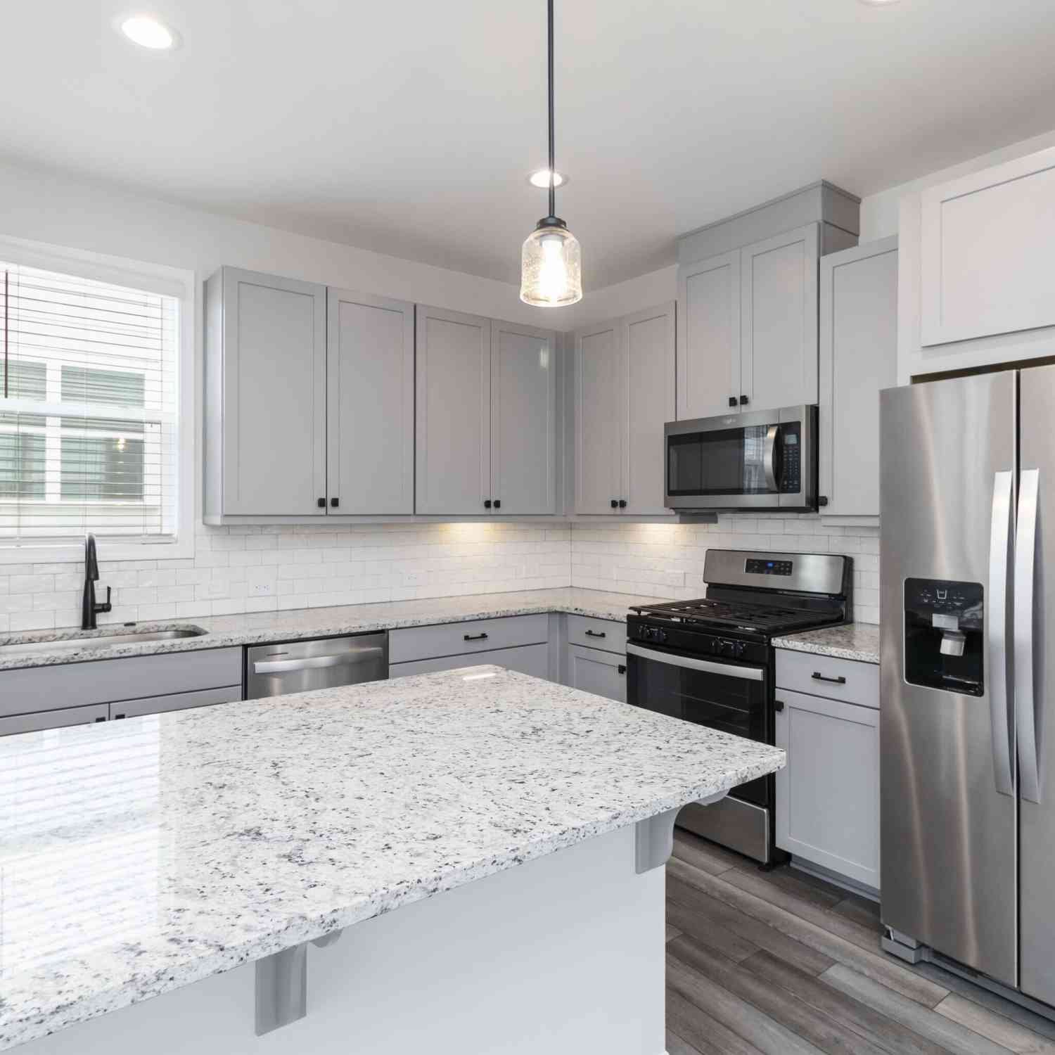 Townhouse For Rent - 2000 Harvest Pond Circle #2094 - BRAMBLE<br/> Suwanee, GA 30024