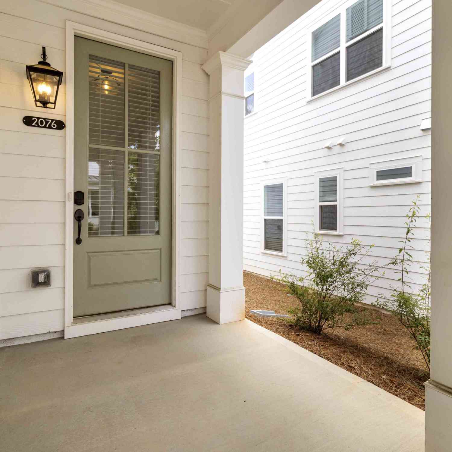 Townhouse For Rent - 2000 Harvest Pond Circle #2056 - FARMSTEAD<br/> Suwanee, GA 30024