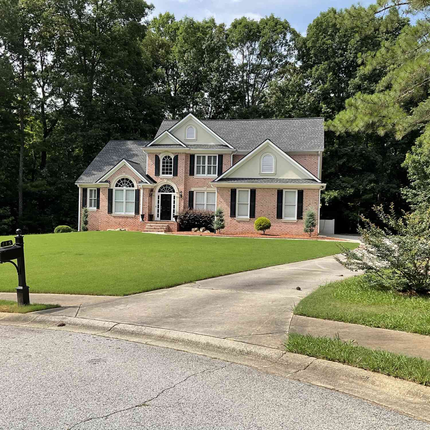 Homes For Rent - 115 Sutton Court<br/> Tyrone, GA 30290