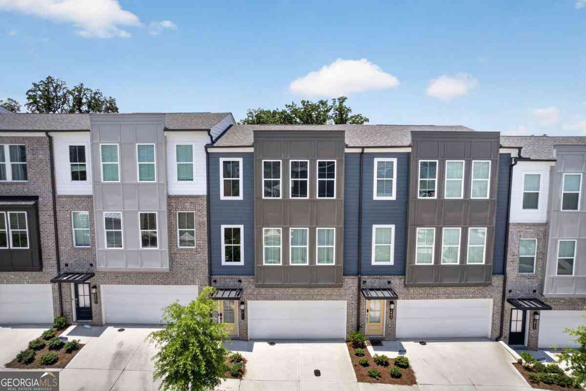 Townhouse For Rent - 1445 Creekside Circle<br/> Atlanta, GA 30318