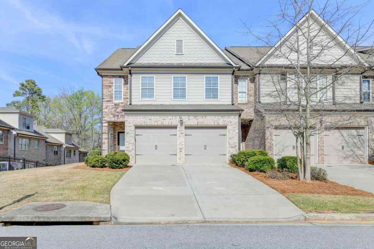 Townhouse For Rent - 5535 Lightheart Court<br/> Suwanee, GA 30024