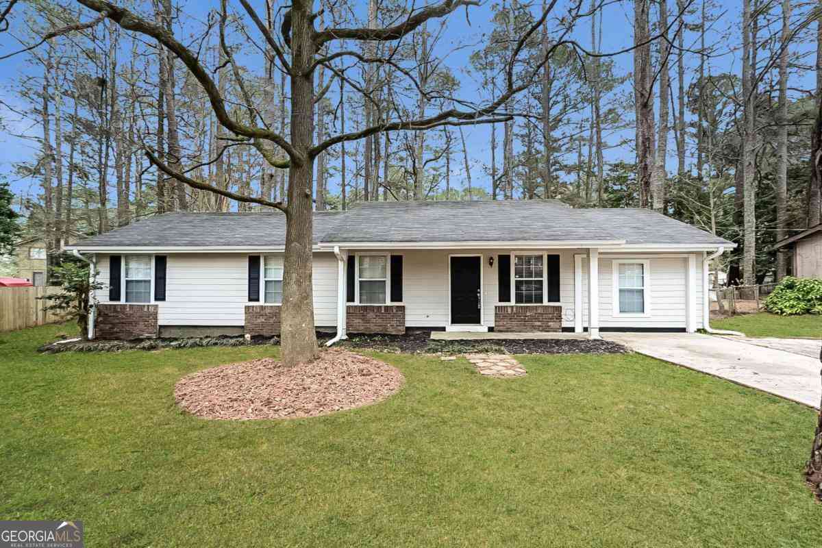 Homes For Rent - 8990 Sterling Ridge Lane<br/> Jonesboro, GA 30238