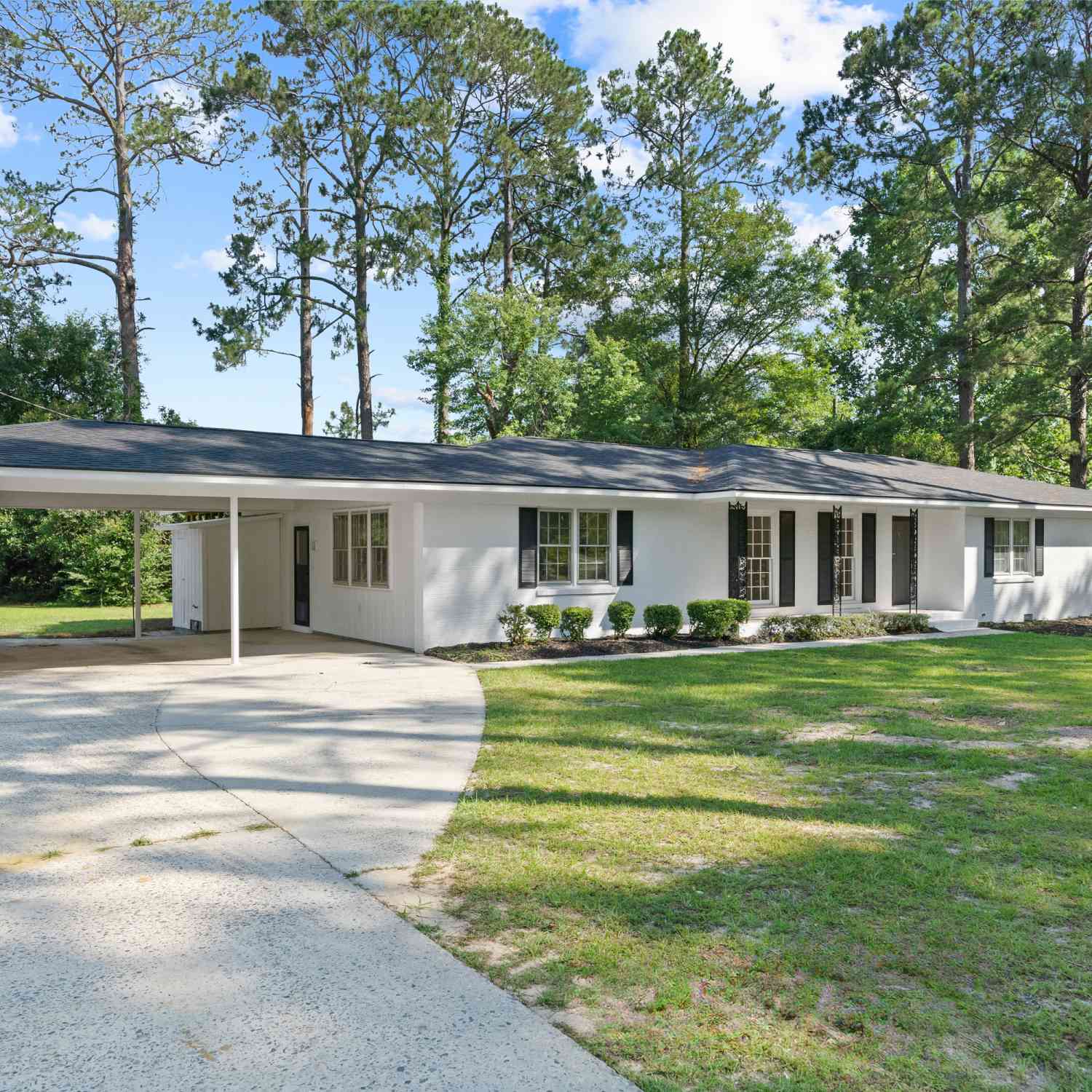 Homes For Rent - 223 Brookwood Dr<br/> Dublin, GA 31021