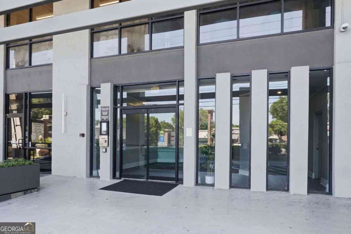 Condo For Rent - 2285 Peachtree Road NE #709<br/> Atlanta, GA 30309