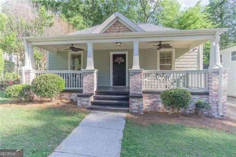 Homes For Rent - 1960 Cambridge Avenue<br/> College Park, GA 30337