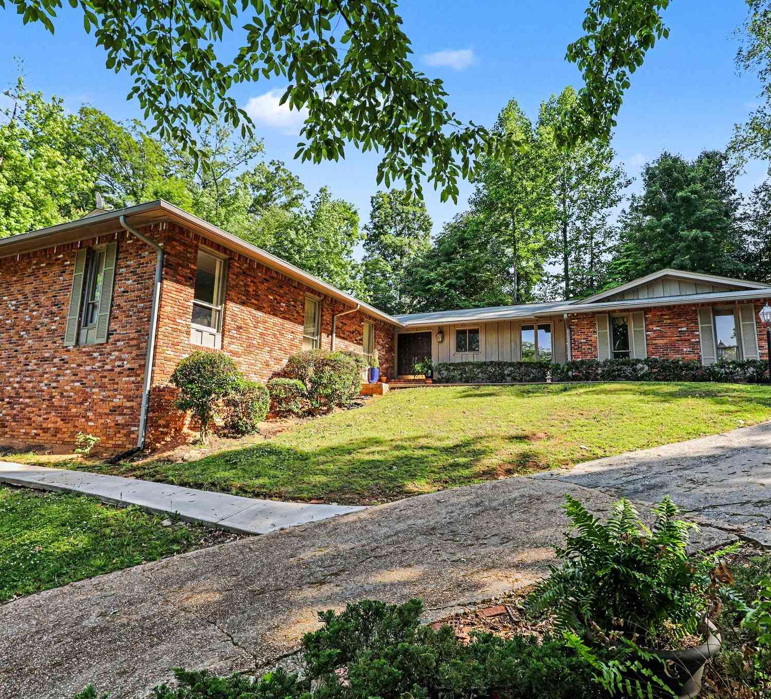 Homes For Rent - 3084 Green Valley Drive<br/> East Point, GA 30344