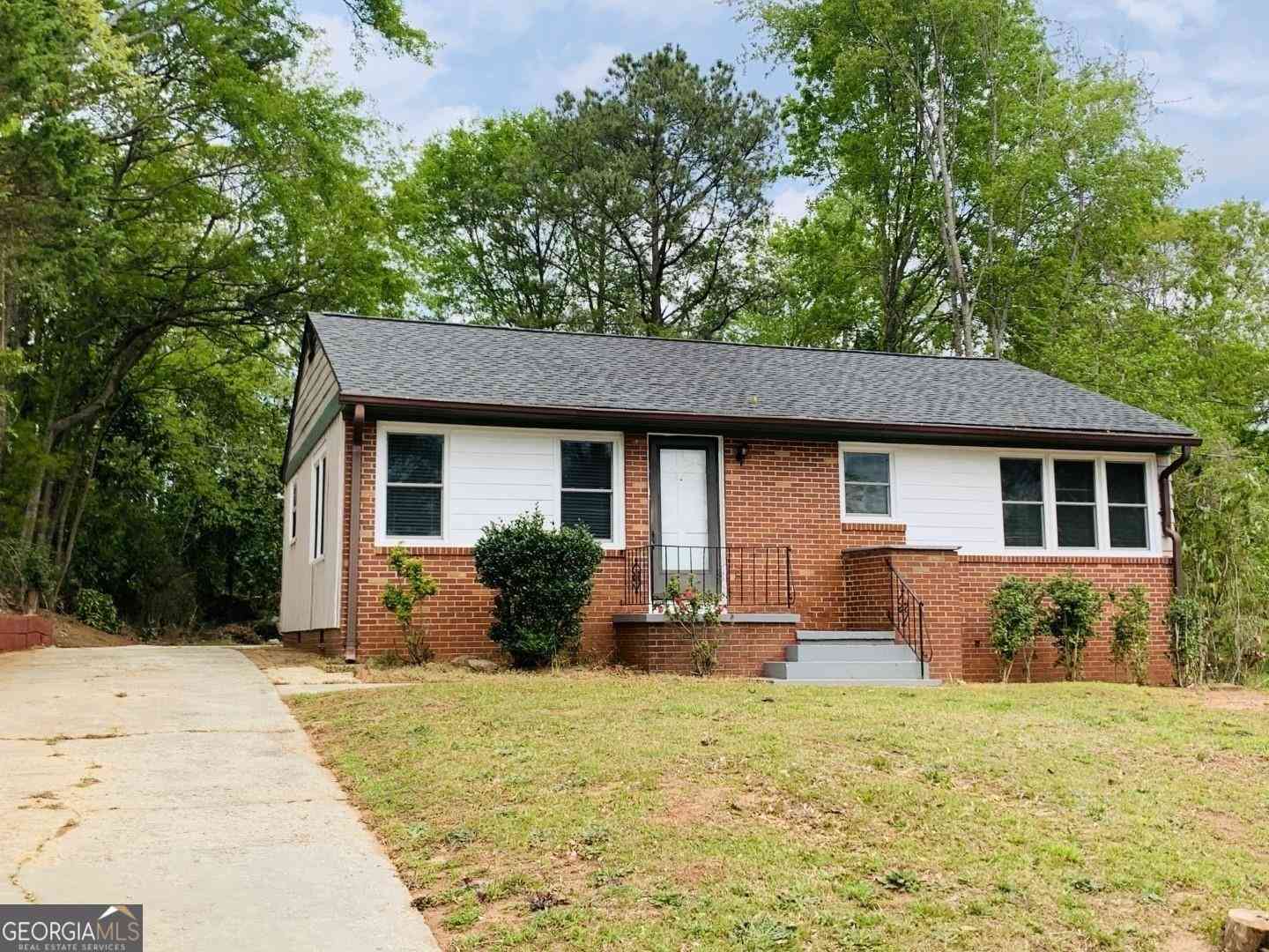 Homes For Rent - 69 4th Street<br/> Newnan, GA 30263