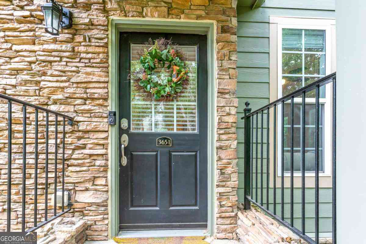 Townhouse For Rent - 3651 Ashford Creek Place NE<br/> Dekalb County, Atlanta, GA 30319