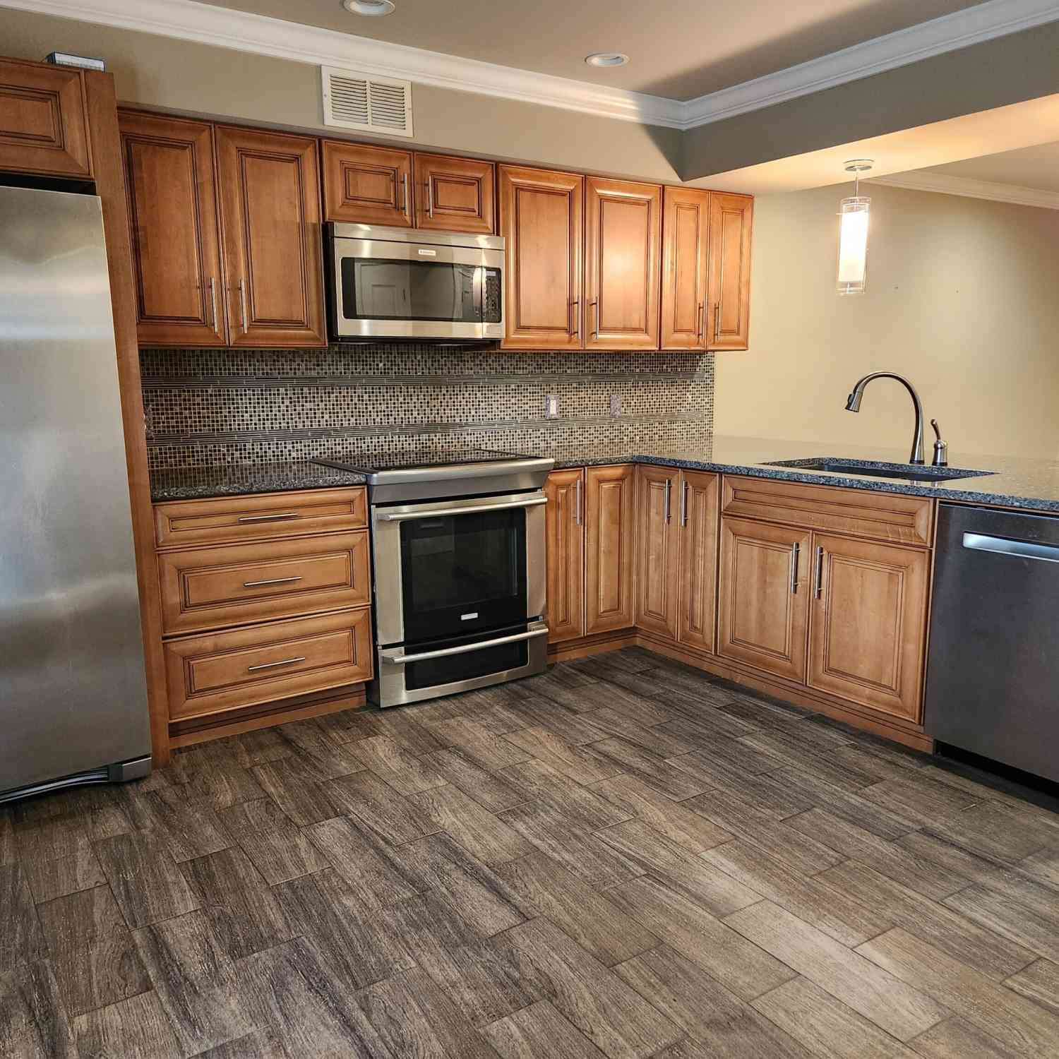 Townhouse For Rent - 1085 Holly Drive #UNIT 2<br/> Gainesville, GA 30501