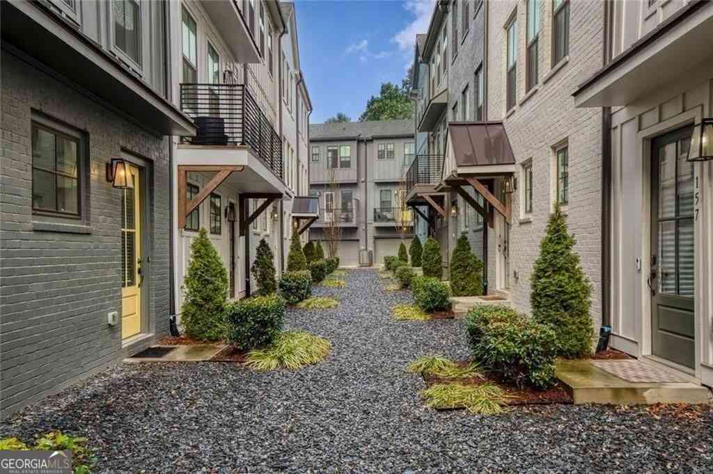 Townhouse For Rent - 4437 Buckley Way NE<br/> Atlanta, GA 30342