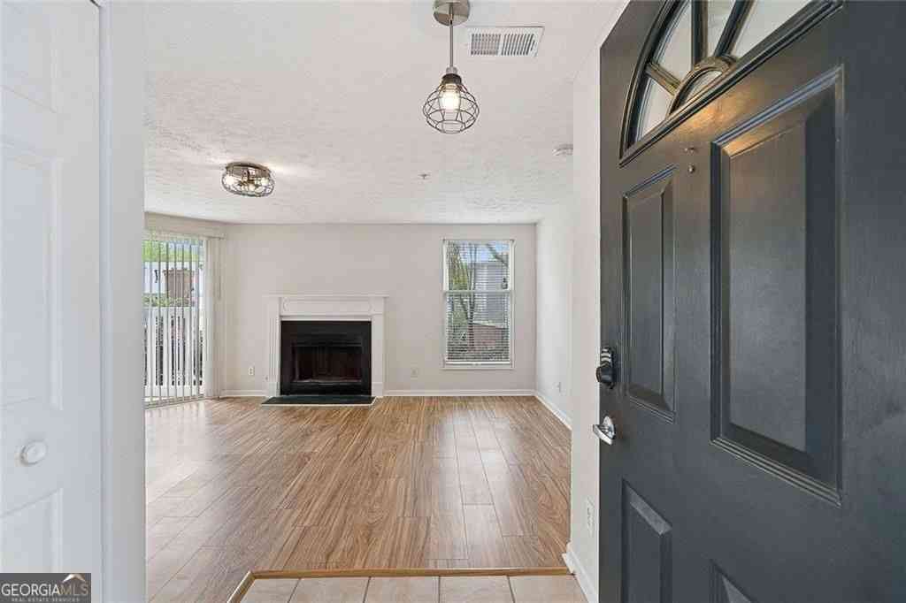 Condo For Rent - 1465 Keys Crossing Drive NE<br/> Dekalb County, Brookhaven, GA 30319