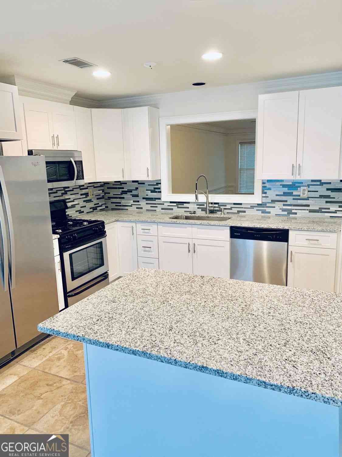Townhouse For Rent - 305 Brantley Road<br/> Atlanta, GA 30350