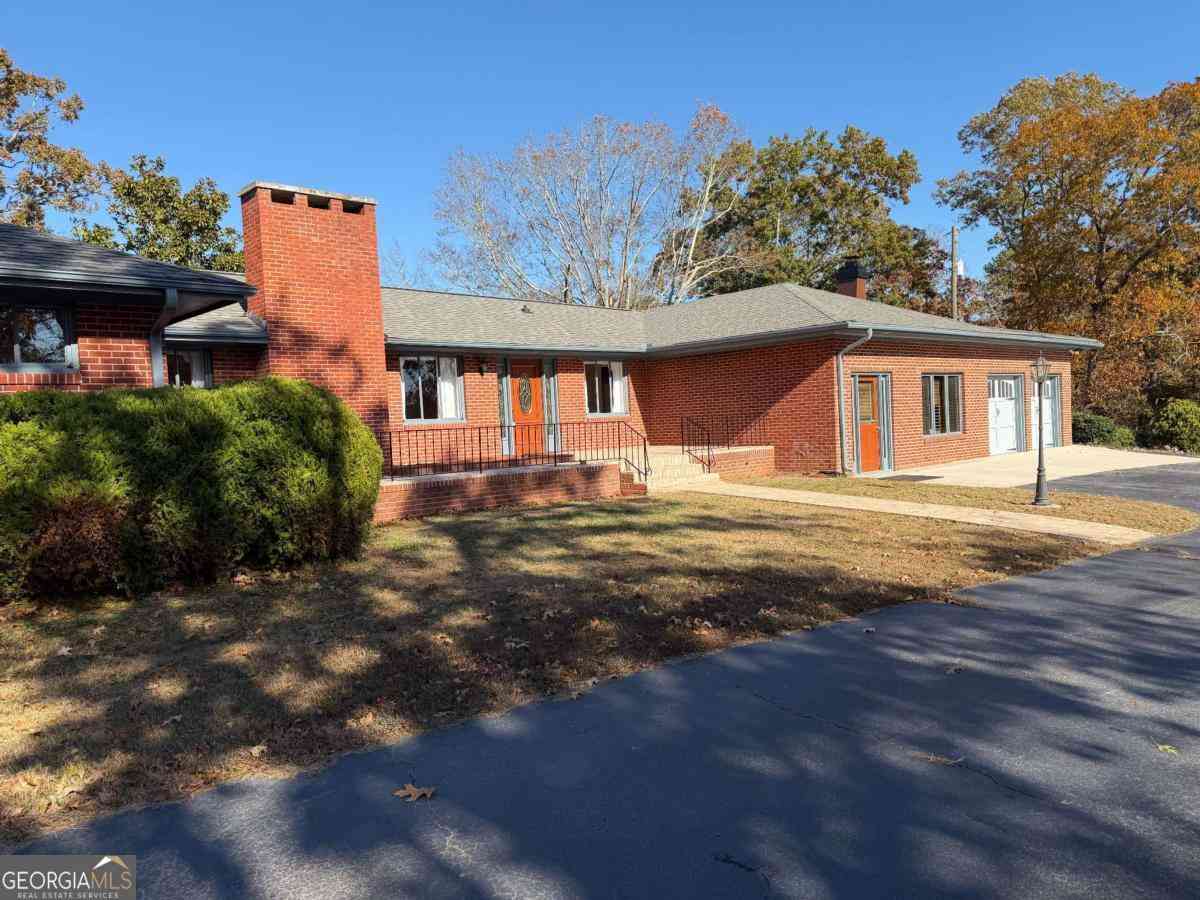 Homes For Rent - 1530 Lost Mountain Road<br/> Powder Springs, GA 30127