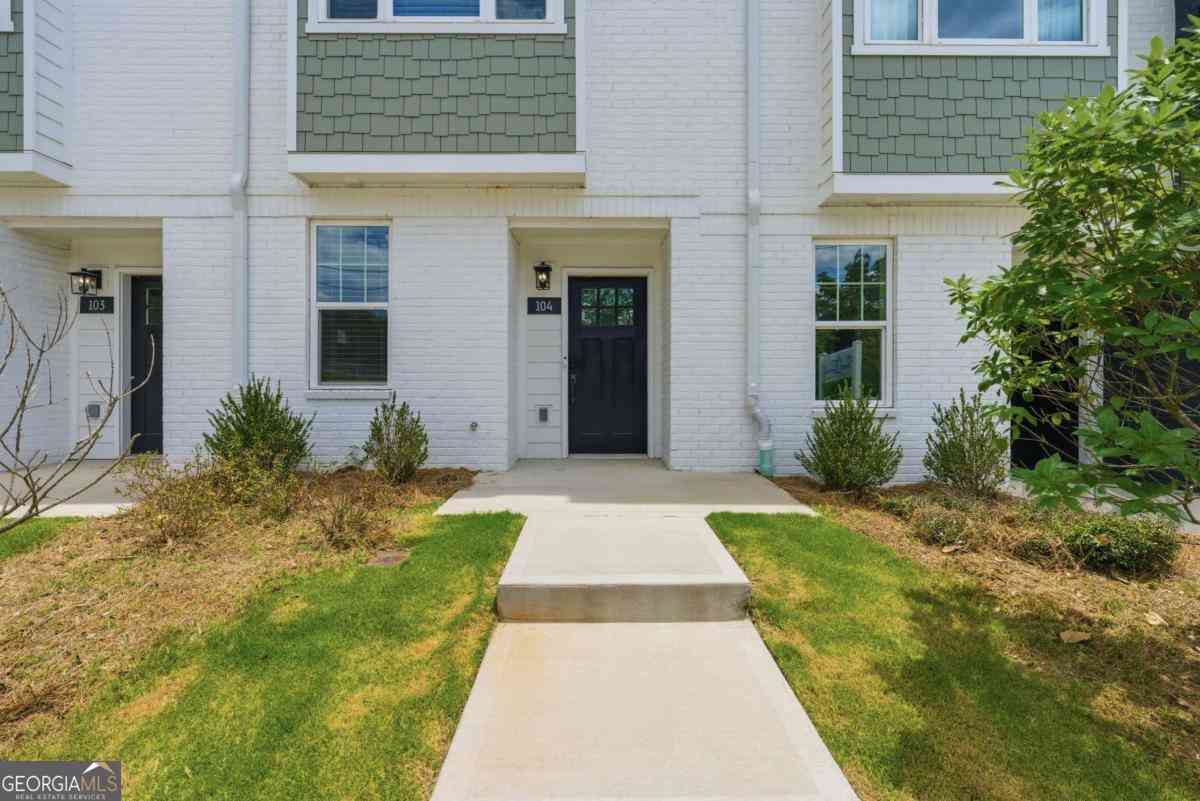 Townhouse For Rent - 104 Mission Way SE<br/> Atlanta, GA 30315