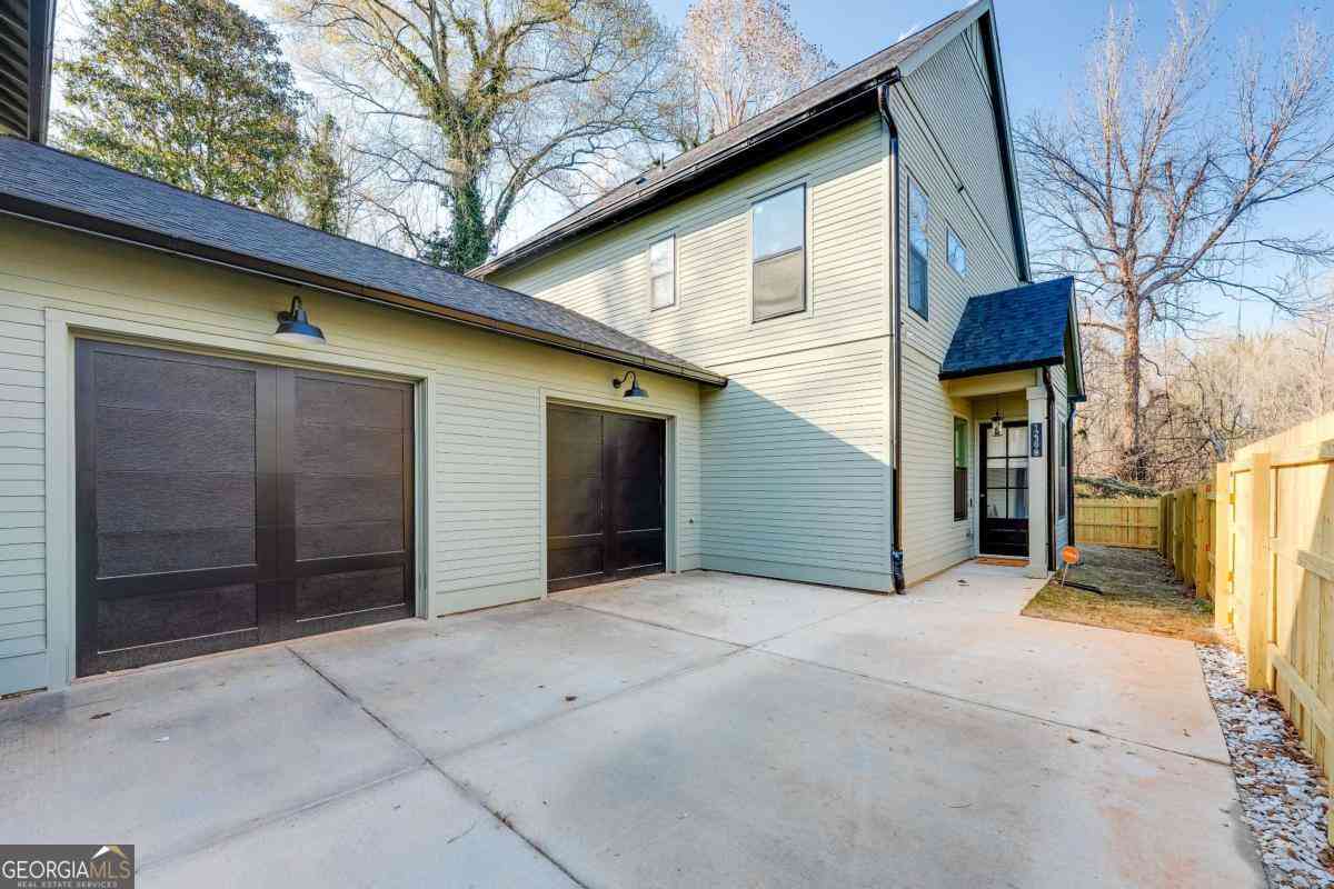 Townhouse For Rent - 1239 Plaza Avenue SW<br/> Atlanta, GA 30310