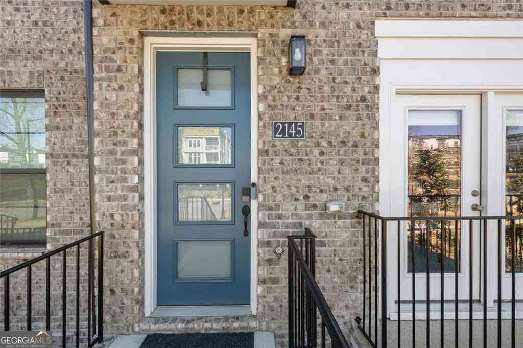 Townhouse For Rent - 2145 Burnside Drive NW<br/> Atlanta, GA 30318