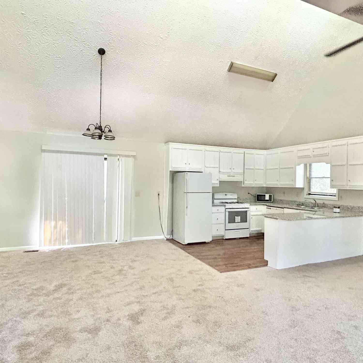 Homes For Rent - 5995 Sutton Place<br/> Douglasville, GA 30135