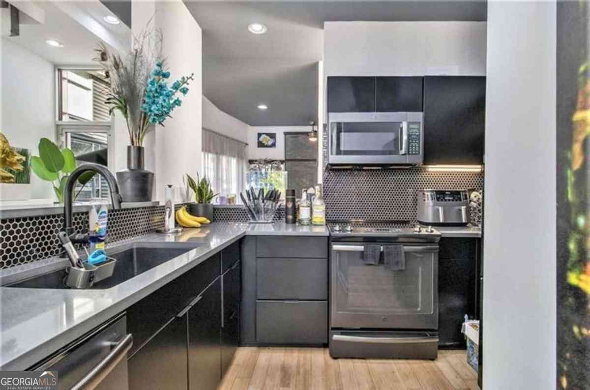 Condo For Rent - 752 Moreland Avenue SE #9<br/> Atlanta, GA 30316
