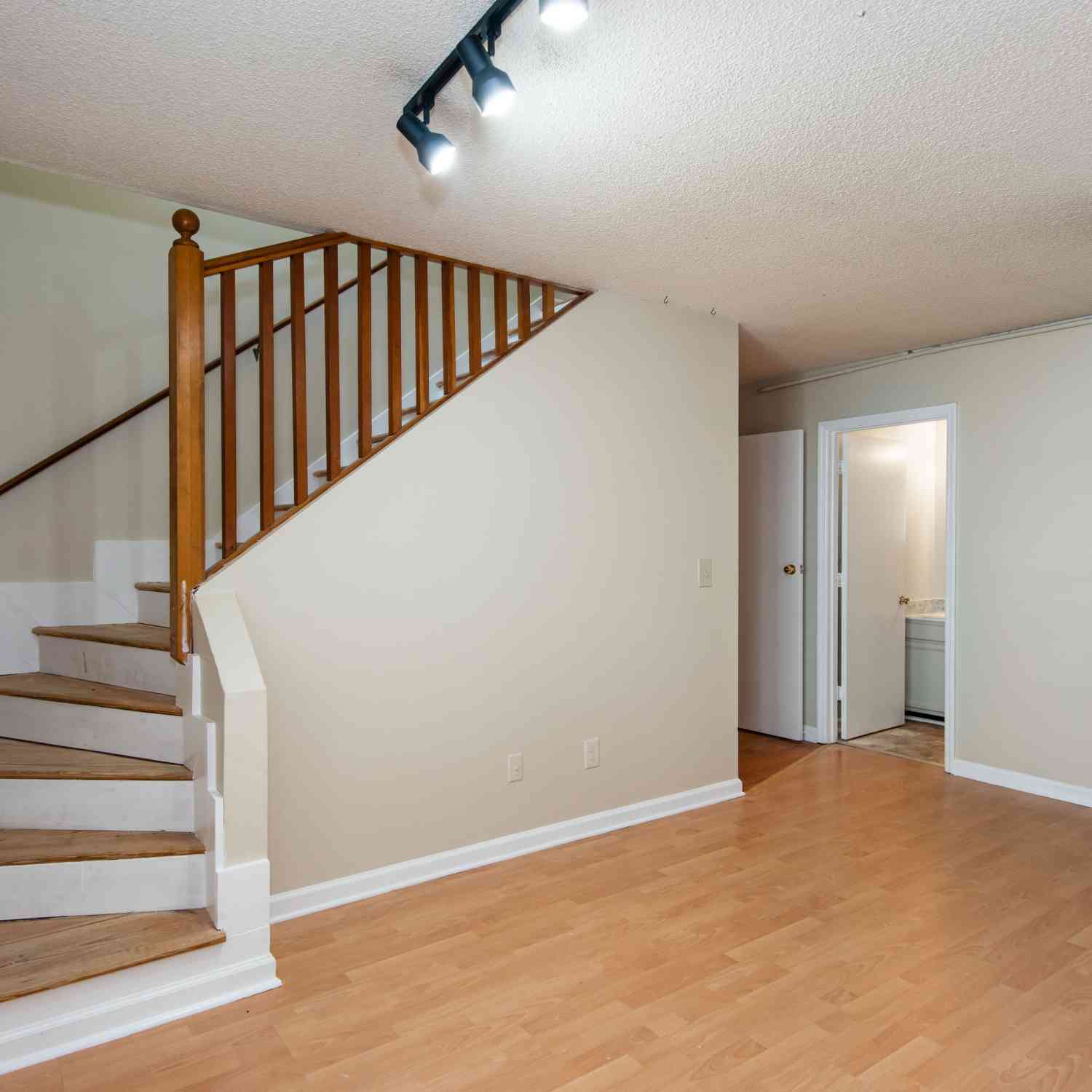 Multifamily For Rent - 664 Bellemeade Avenue NW #B-1<br/> Atlanta, GA 30318