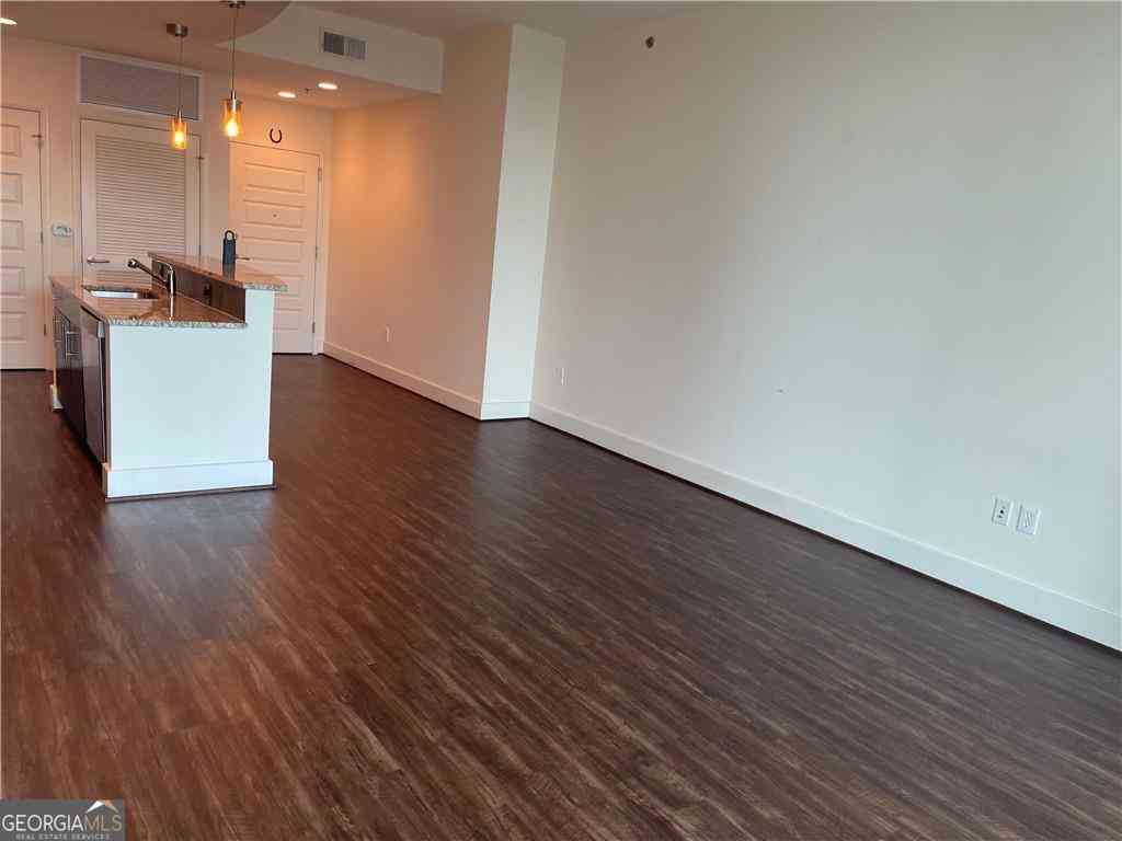 Condo For Rent - 1080 Peachtree Street NE #2015<br/> Atlanta, GA 30309