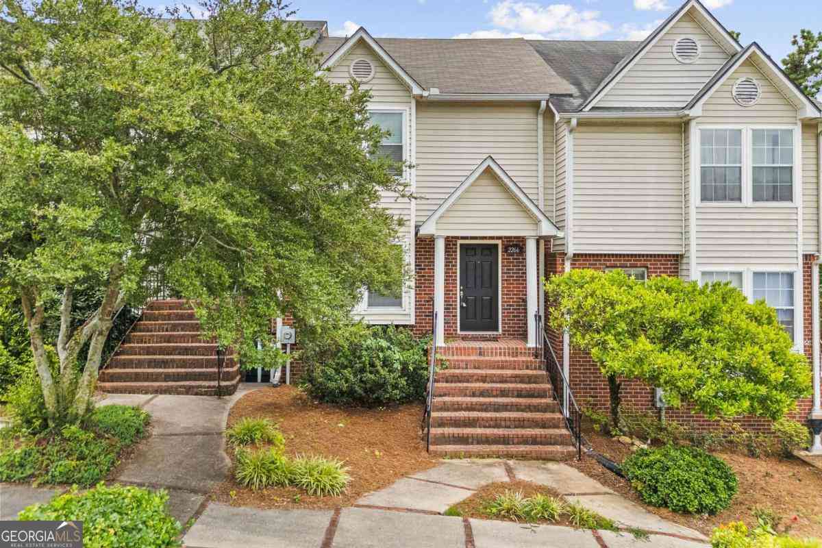 Townhouse For Rent - 2266 Oak Glenn Circle<br/> Duluth, GA 30096