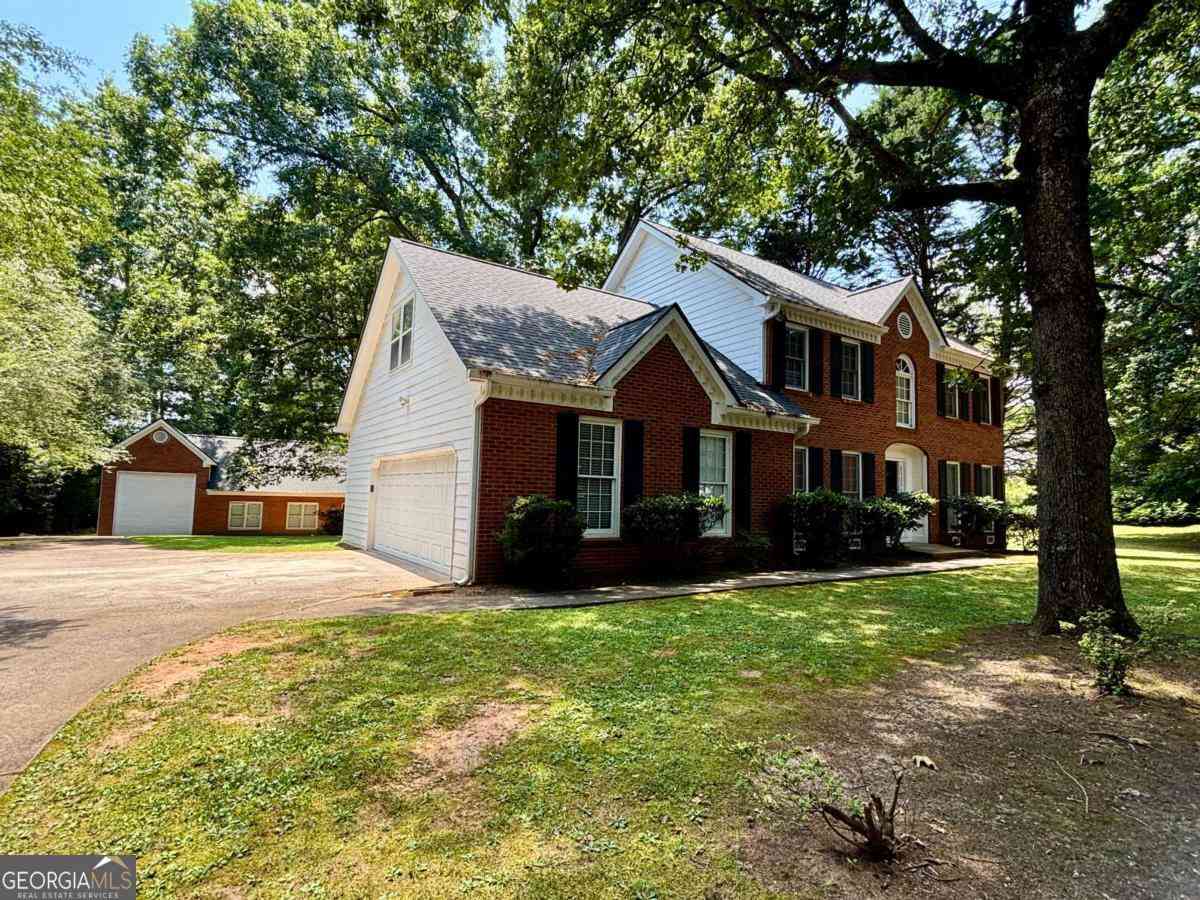 Homes For Rent - 4160 Creekwood Drive<br/> Cumming, GA 30041