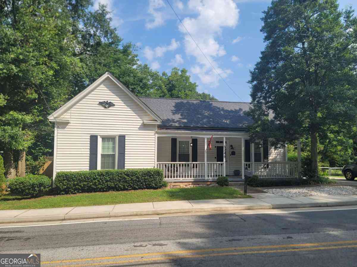 Homes For Rent - 5246 W Mountain Street<br/> Stone Mountain, GA 30083