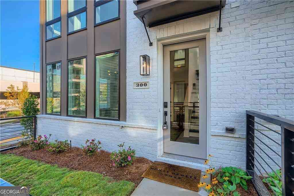 Townhouse For Rent - 300 Gibson Street SE<br/> Atlanta, GA 30316
