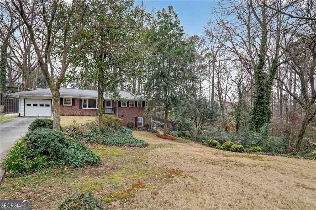 Homes For Rent - 2560 Skyland Trail NE<br/> Dekalb County, Brookhaven, GA 30319