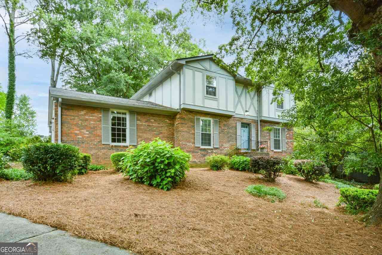 Homes For Rent - 435 Stonebridge Drive<br/> Roswell, GA 30075