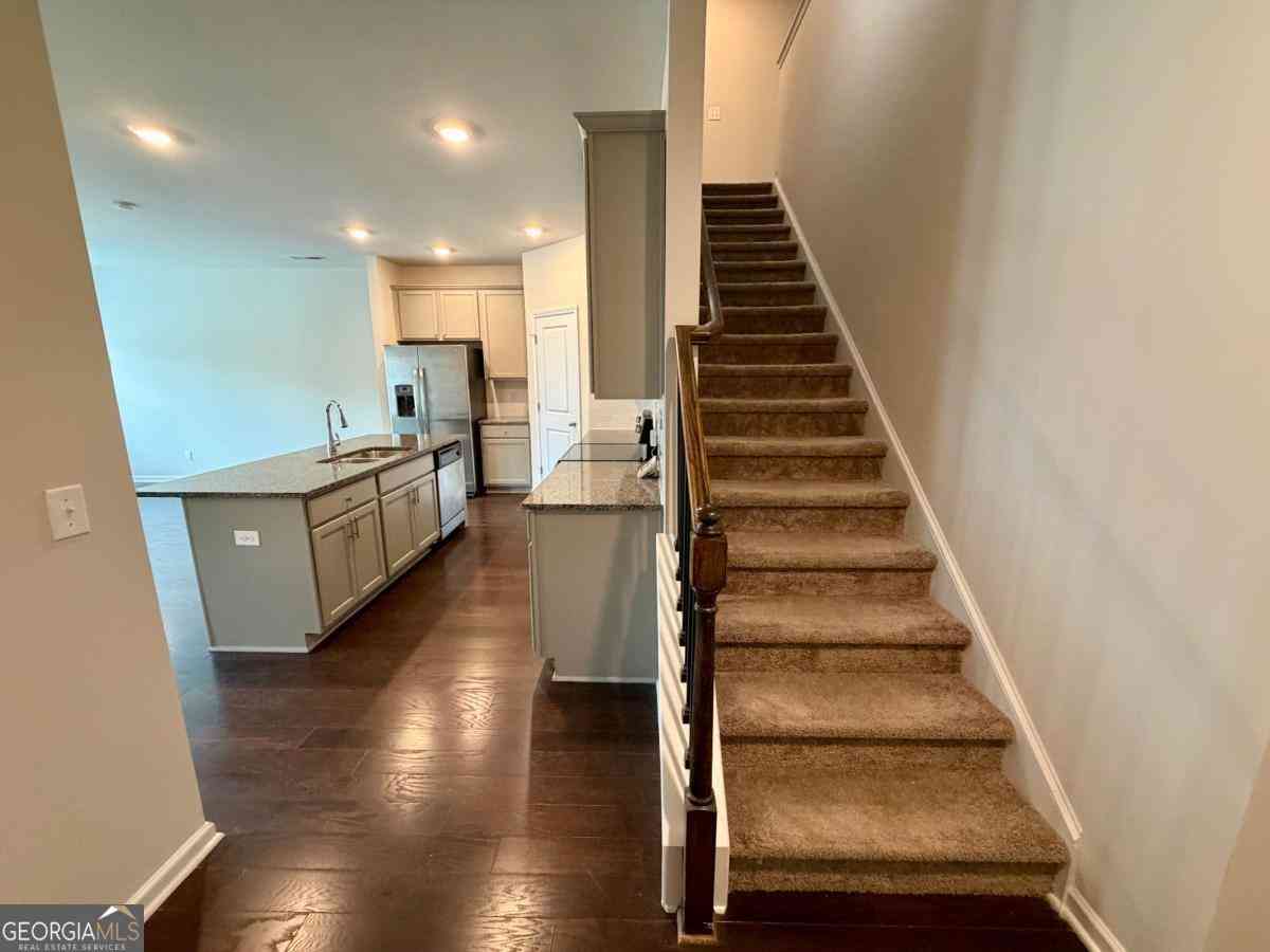 Townhouse For Rent - 7091 Gladstone Circle<br/> Lithonia, GA 30038