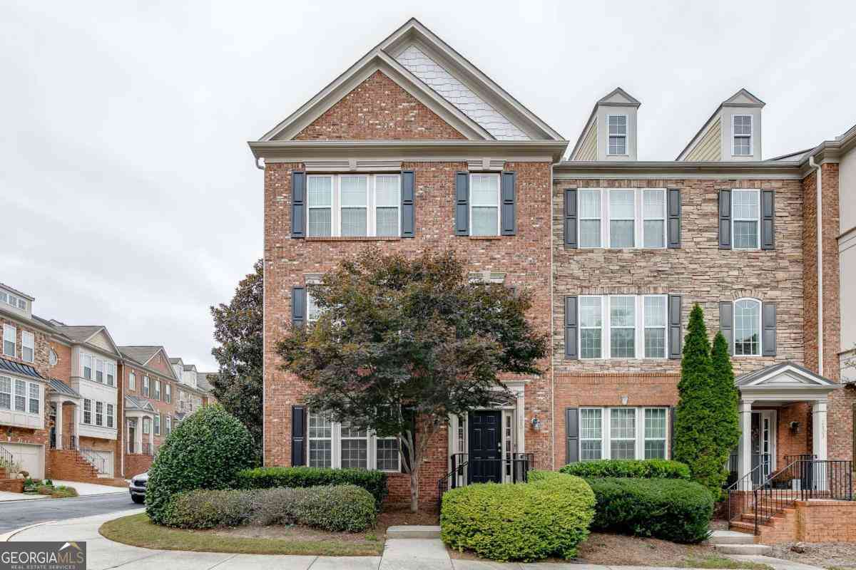 Townhouse For Rent - 2801 Loftview Square<br/> Atlanta, GA 30339