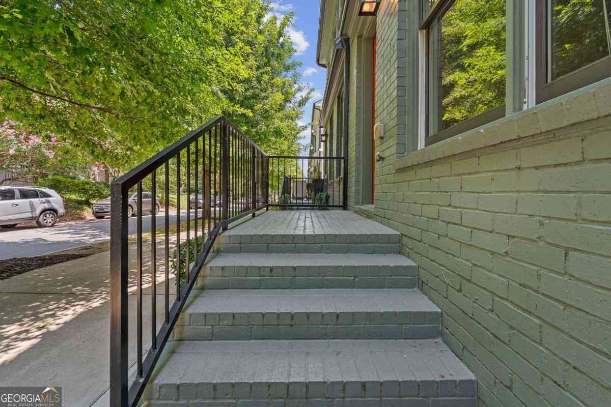 Townhouse For Rent - 1165 Rambler Cross<br/> Atlanta, GA 30312