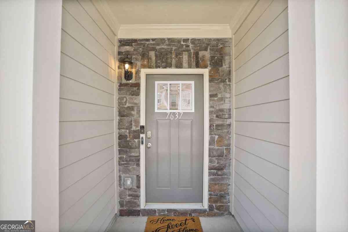 Townhouse For Rent - 7637 Avalon Boulevard<br/> Fairburn, GA 30213