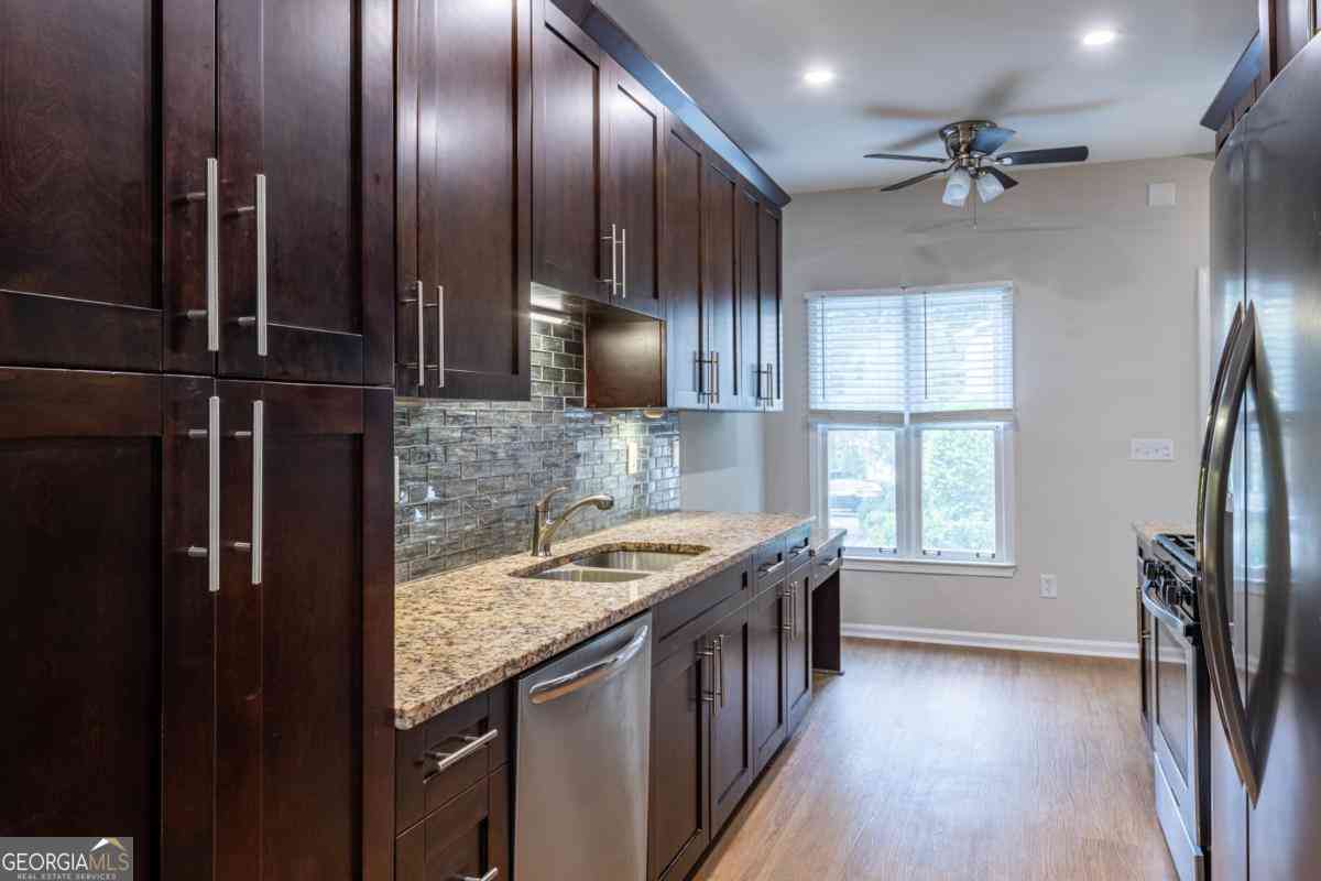Townhouse For Rent - 3994 Elm Street<br/> Dekalb County, Atlanta, GA 30341
