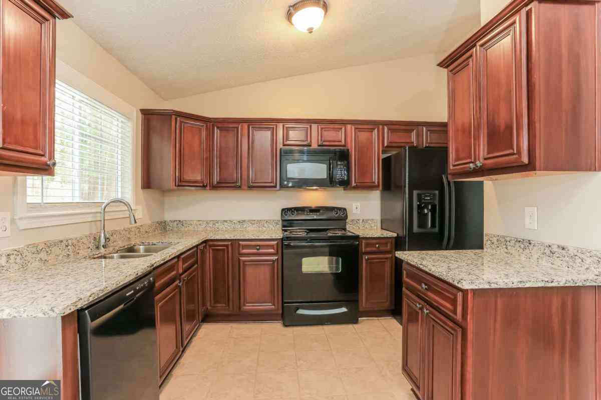 Homes For Rent - 4981 Galbraith Circle<br/> Dekalb County, Stone Mountain, GA 30088