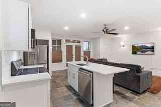 Apartment For Rent - 942 Glenwood Avenue SE<br/> Atlanta, GA 30316