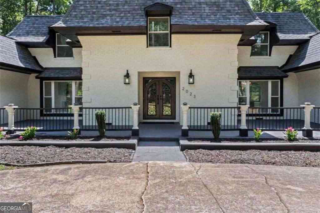Homes For Rent - 2023 Stoneleigh Drive<br/> Stone Mountain, GA 30087