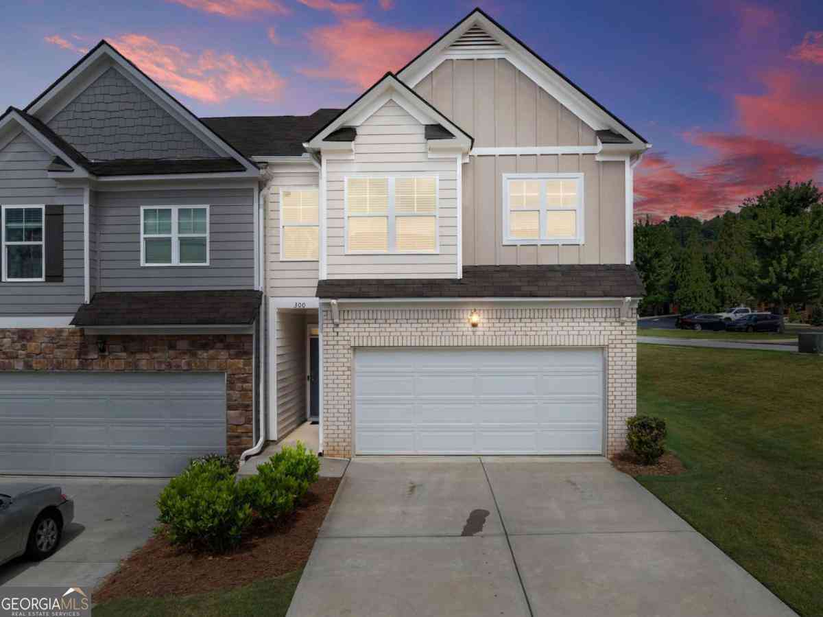 Townhouse For Rent - 300 Stoneybrook Court<br/> Dahlonega, GA 30533