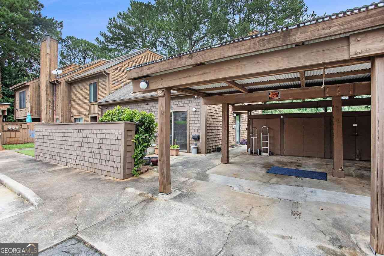Townhouse For Rent - 90 Willowick Drive<br/> Lithonia, GA 30038