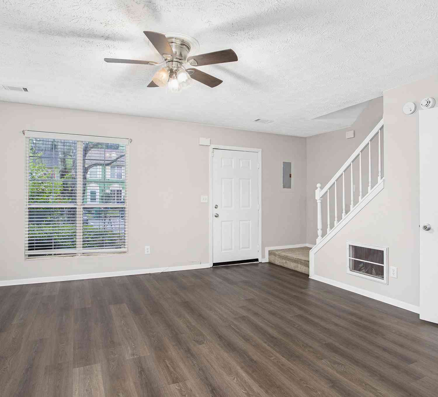 Townhouse For Rent - 5731 Wells Circle<br/> Stone Mountain, GA 30087
