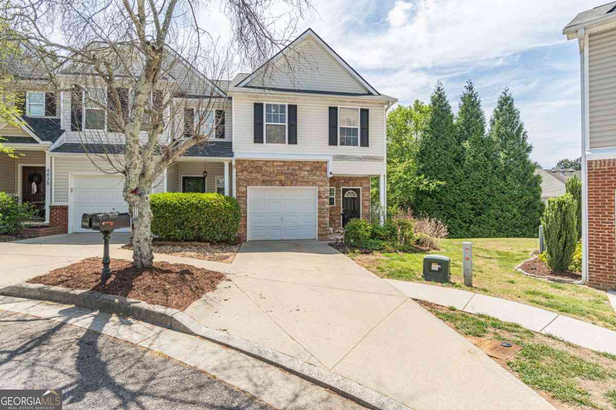 Townhouse For Rent - 4834 Zephyr Cove Place<br/> Flowery Branch, GA 30542